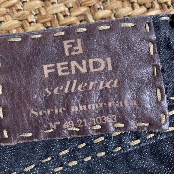 Authentic FENDI jeans - Picture 4 of 12